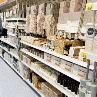 435-bmstores-switch-island-11