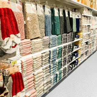 435-bmstores-switch-island-12