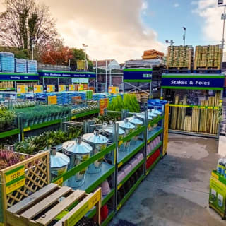 438-bmstores-cannock-garden-centre-10