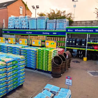 438-bmstores-cannock-garden-centre-12