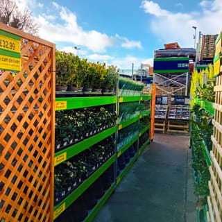 438-bmstores-cannock-garden-centre-7