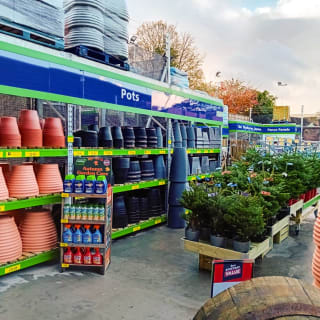 438-bmstores-cannock-garden-centre