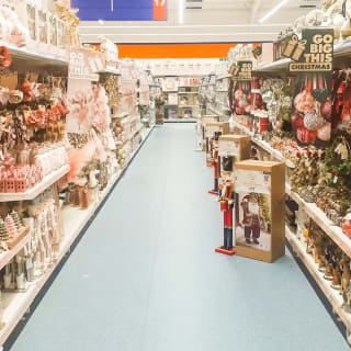 458-bandm-lincoln-store-opening-13