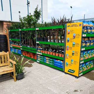 493-bmstores-hunslet-garden-centre-opening-2024-05-18-10