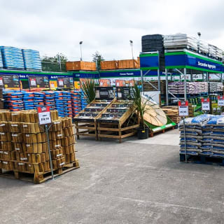 493-bmstores-hunslet-garden-centre-opening-2024-05-18-18