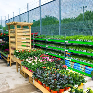 493-bmstores-hunslet-garden-centre-opening-2024-05-18-2