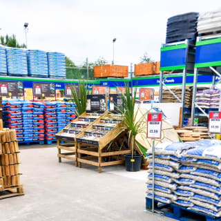 493-bmstores-hunslet-garden-centre-opening-2024-05-18-25