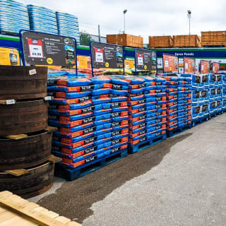 493-bmstores-hunslet-garden-centre-opening-2024-05-18-26