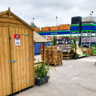 493-bmstores-hunslet-garden-centre-opening-2024-05-18-27