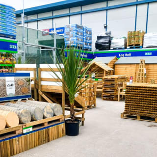 493-bmstores-hunslet-garden-centre-opening-2024-05-18-28
