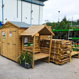 493-bmstores-hunslet-garden-centre-opening-2024-05-18-29