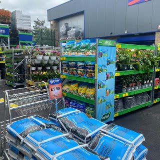 644-huddersfield-leeds-road-retail-park-garden-centre-3