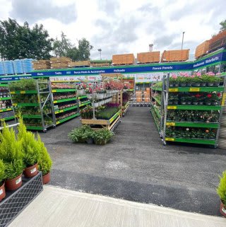 644-huddersfield-leeds-road-retail-park-garden-centre