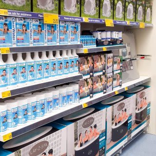 692-bandm-rhyl-store-with-garden-centre-3