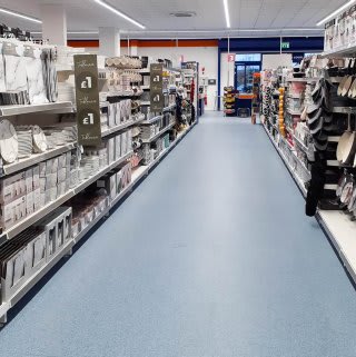 692-bandm-rhyl-store-with-garden-centre-4