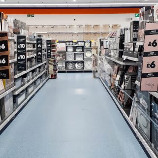 692-bandm-rhyl-store-with-garden-centre-7