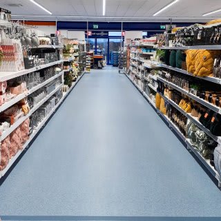 692-bandm-rhyl-store-with-garden-centre-8