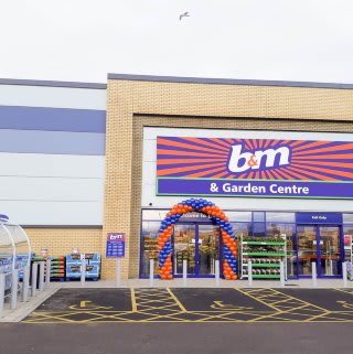 692-bandm-rhyl-store-with-garden-centre-profile