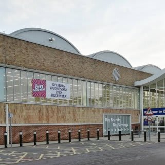 701-bandm-bournemouth-store-front