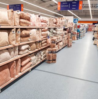 709-bandm-cardiff-avenue-retail-park-store-15