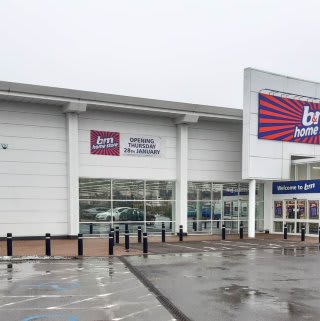 709-bandm-cardiff-avenue-retail-park-store-front