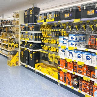 712-bandm-pallion-store-with-garden-centre-12