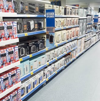 713-bandm-huddersfield-new-street-store-8