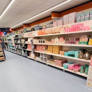 721-bandm-llangefni-store-4