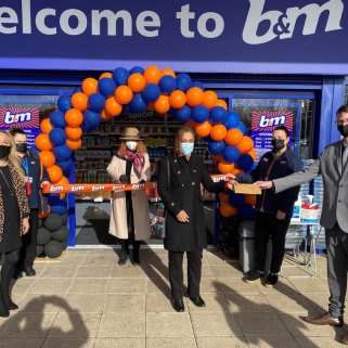 722-bandm-kempshoot-store-ribbon-cutting-2