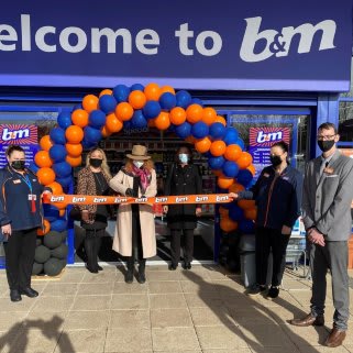 722-bandm-kempshoot-store-ribbon-cutting