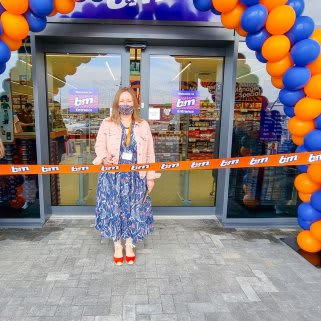 725-bandm-flude-park-crewe-store-ribbon