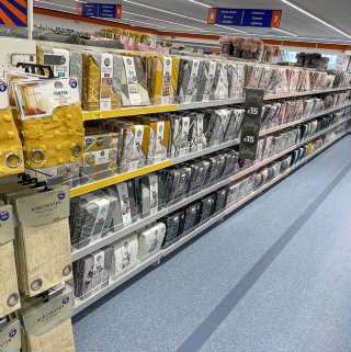 728-bandm-bentley-bridge-store-16