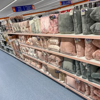 728-bandm-bentley-bridge-store-19