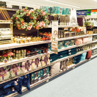 730-bandm-hedge-end-store-24