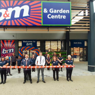 730-bandm-hedge-end-store1