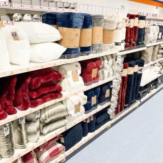 732-bandm-damolly-newry-store-20