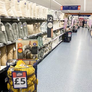 734-bmstores-scunthorpe-reopening-24