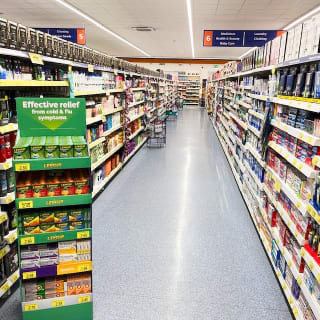 734-bmstores-scunthorpe-reopening-34