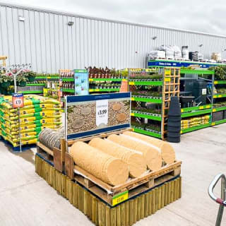 735-bandm-crieff-store-opening-10