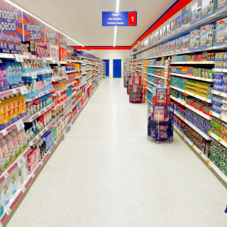 735-bandm-crieff-store-opening-30