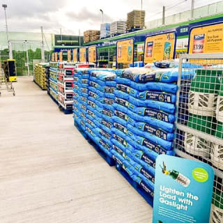 735-bandm-crieff-store-opening-6