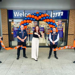 737-bandm-weedon-road-store-opening-581