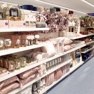 738-bandm-bispham-store-11