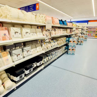 746-bandm-carlton-street-store-21