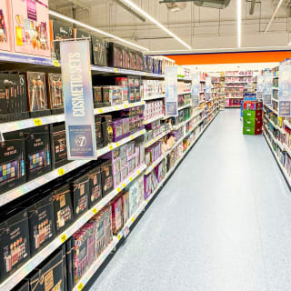 749-bandm-festival-park-store-12