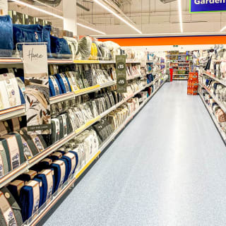 749-bandm-festival-park-store-5