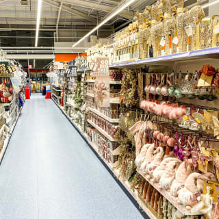 749-bandm-festival-park-store-8