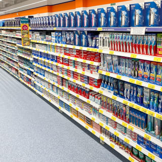 751-bandm-colindale-store-13