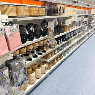 751-bandm-colindale-store-15