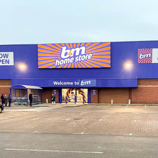 751-bandm-colindale-store-39